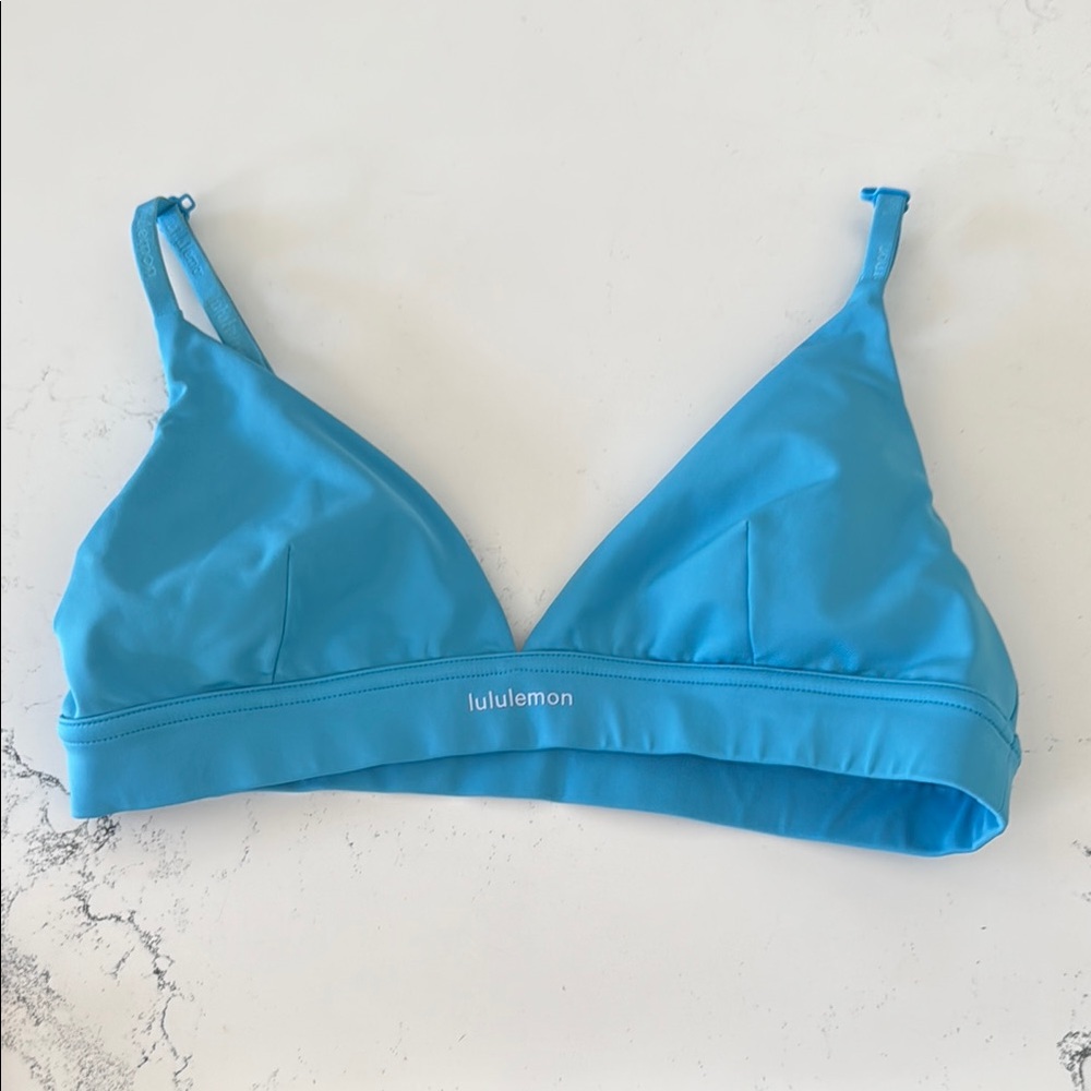 lululemon athletica Blue sports bra - worn only 3 x